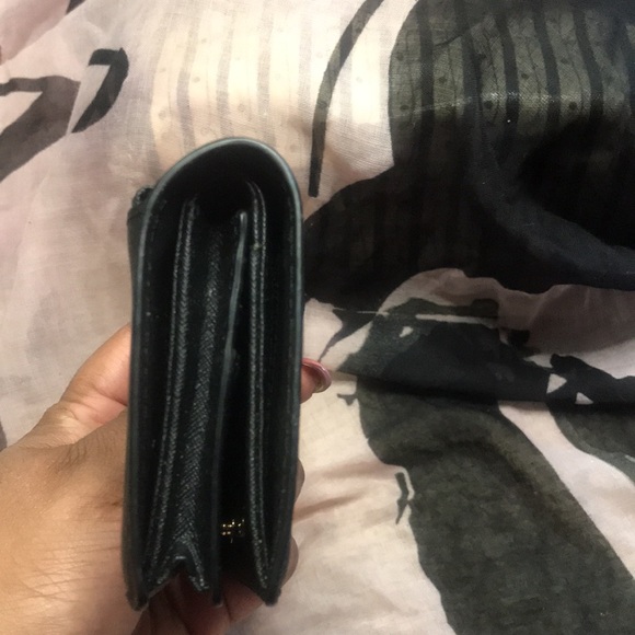 Michael Kors Black bifold wallet - Picture 7 of 12